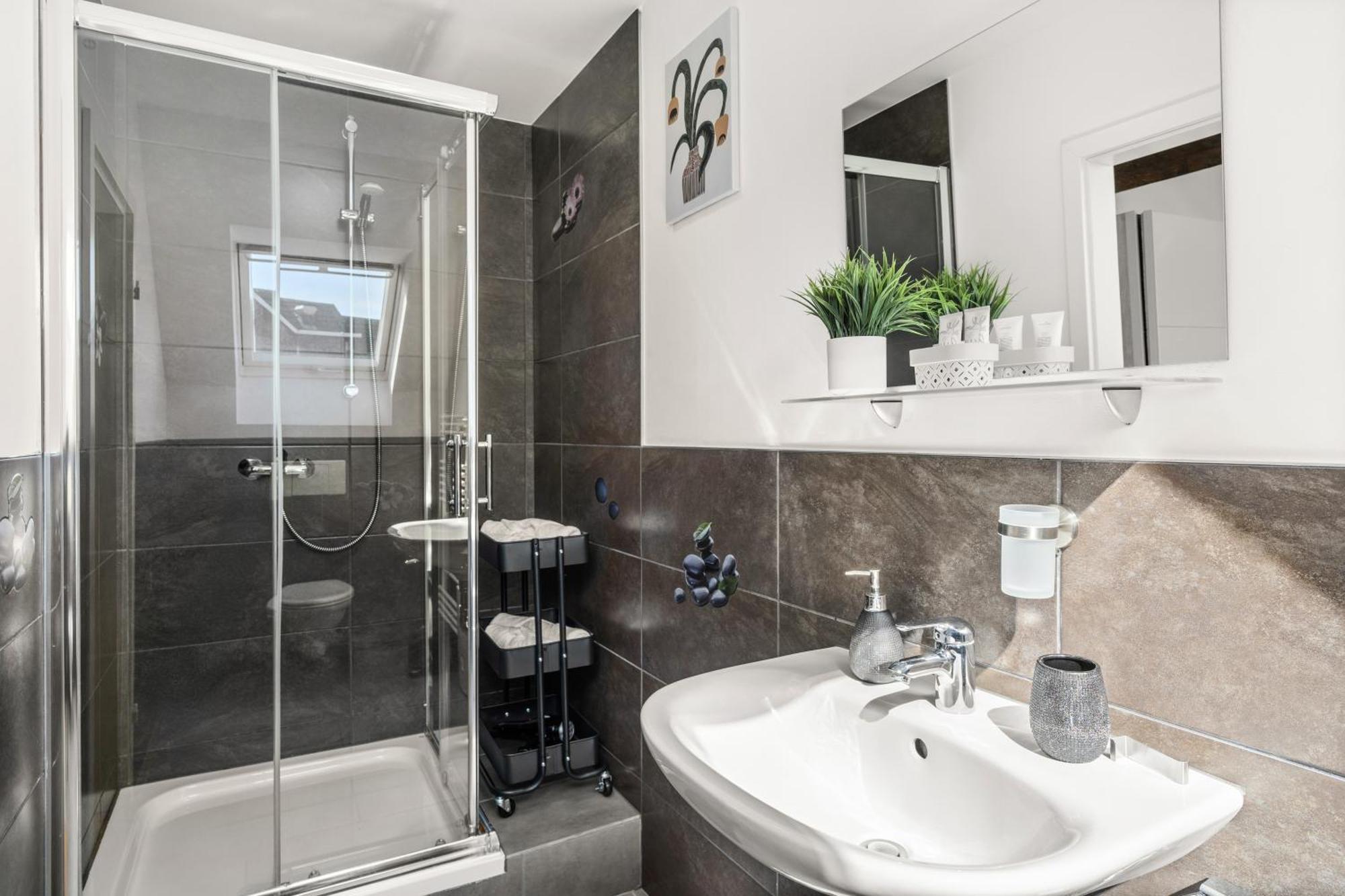 Mola Apartments-Charmante Ferienwohnung Im Herdecke Zentrum Fuer 3 Personen-Grosse Dachterrasse-Grill-Gratis Parken-Wlan Exterior photo